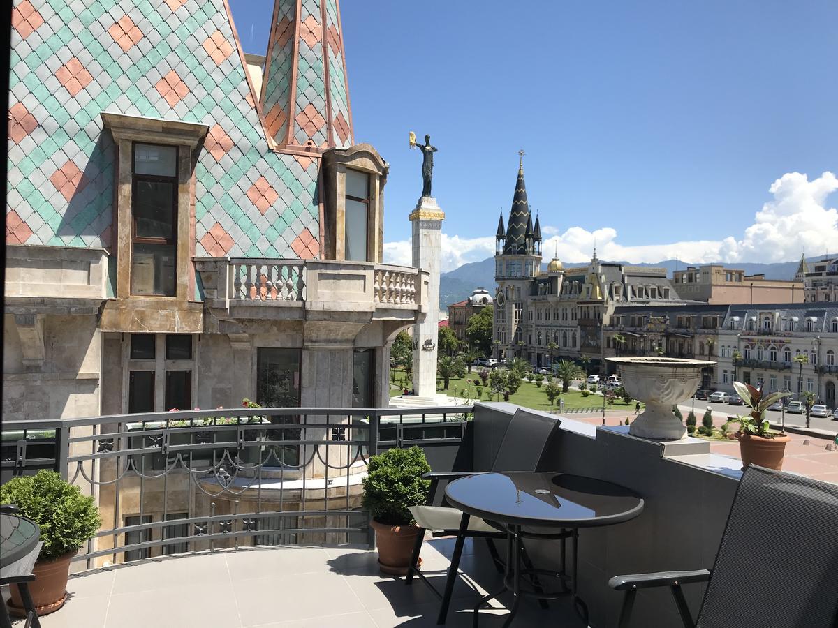 Cozy Studio On Europe Square Batumi Exterior photo