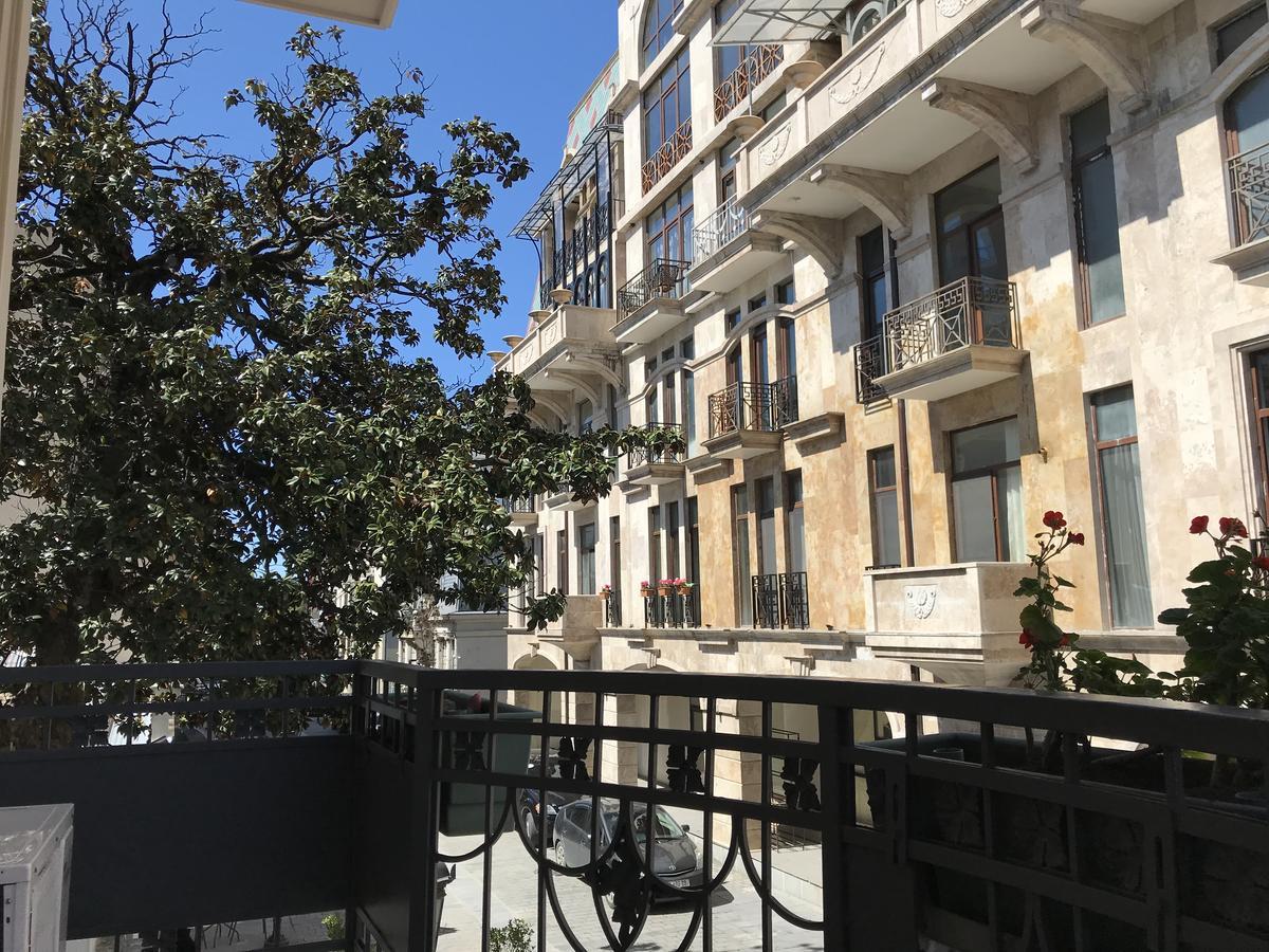 Cozy Studio On Europe Square Batumi Exterior photo